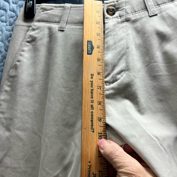 Khaki pants - Picture 4 of 9